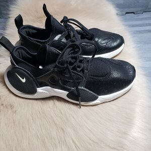 Nike Huarache EDGE  Boy's Youth Shoe